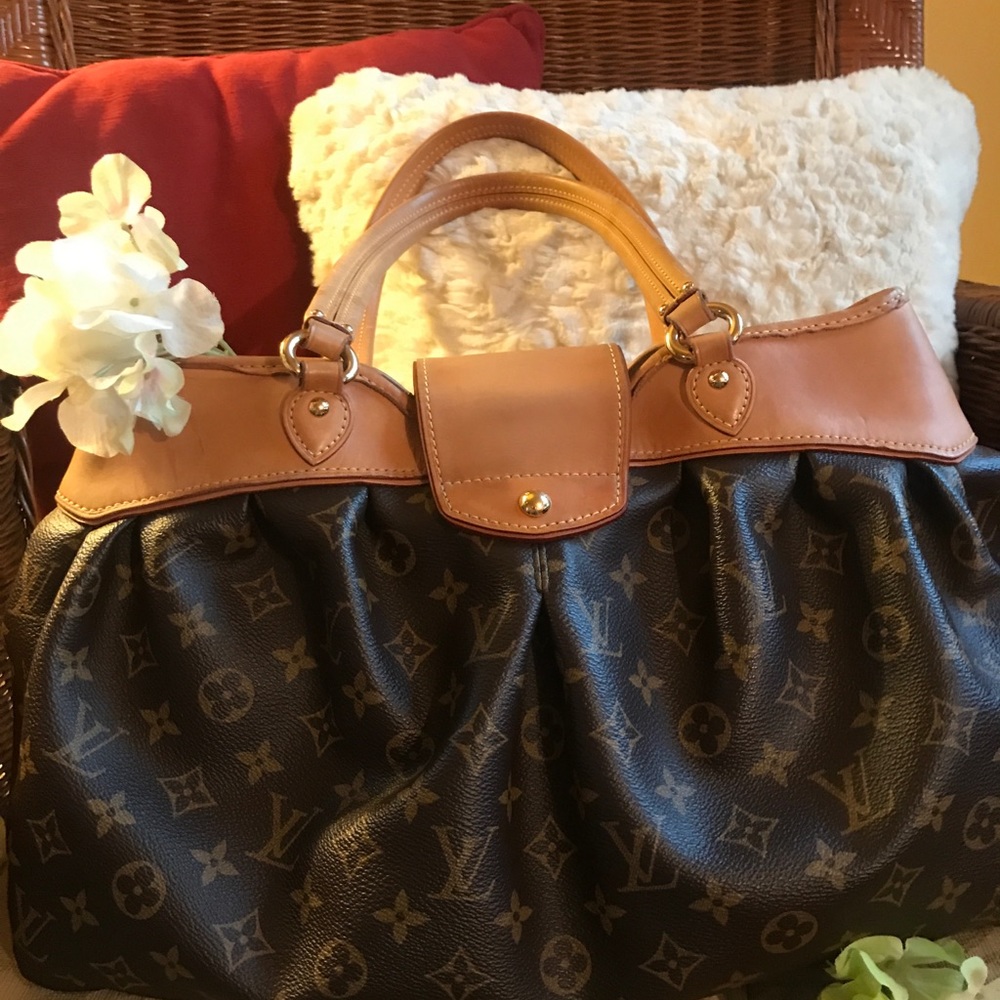 ❌SOLD!!!! ❌LOUIS VUITTON BOETIE MM-BRAND 🎉SALE🎉 - Picture 2 of 8